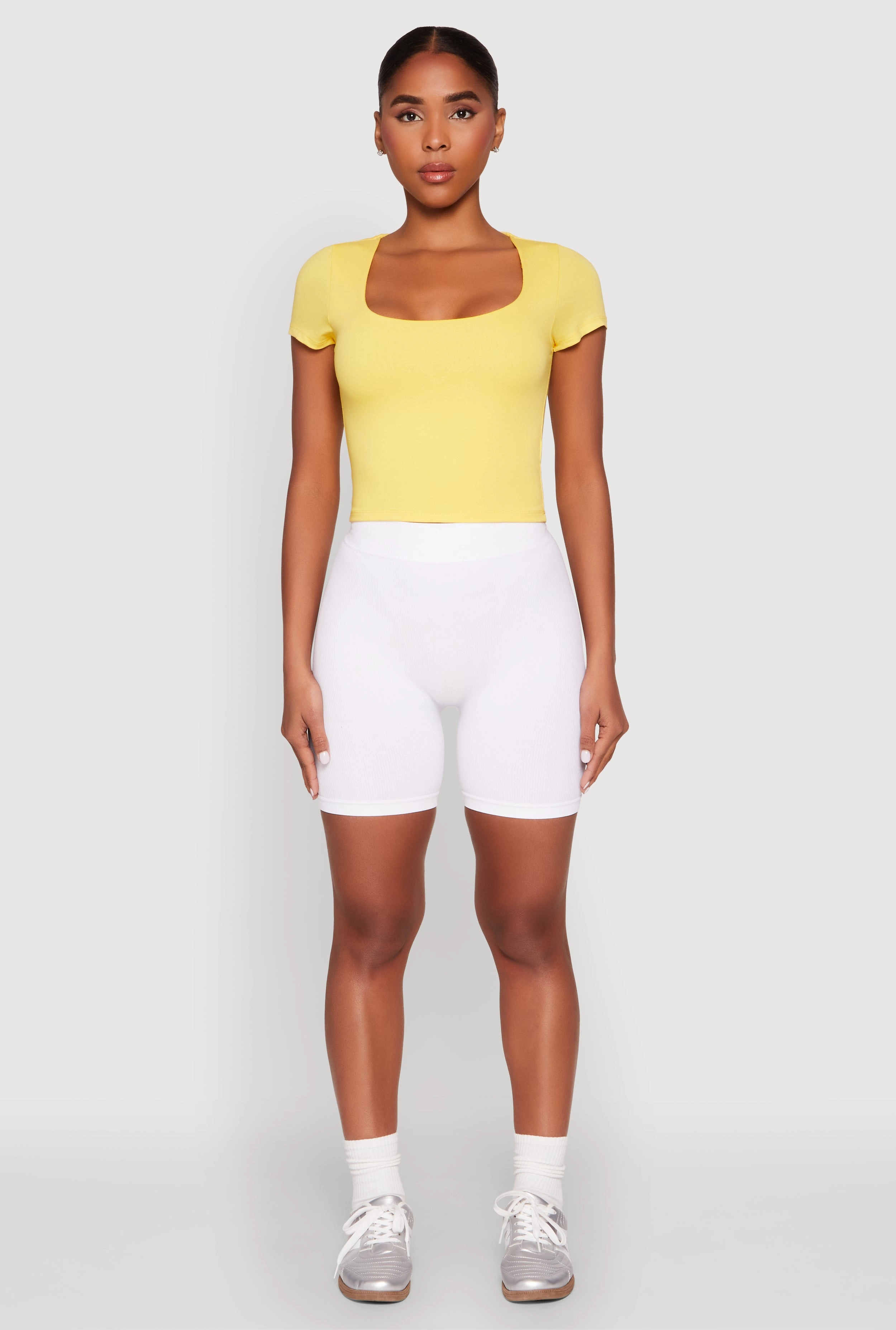 Basic Scoop Neck Cropped Tee