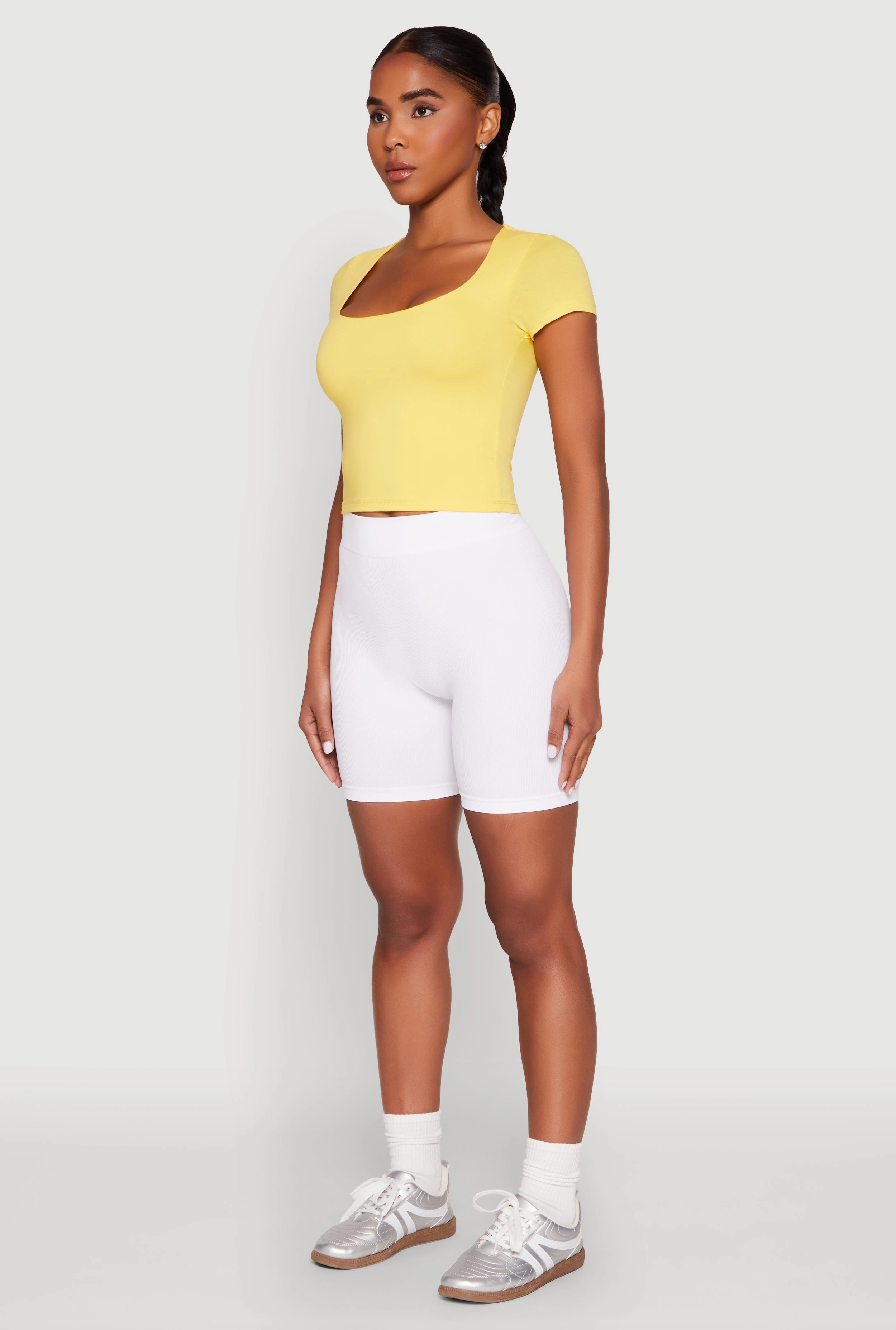 Basic Scoop Neck Cropped Tee