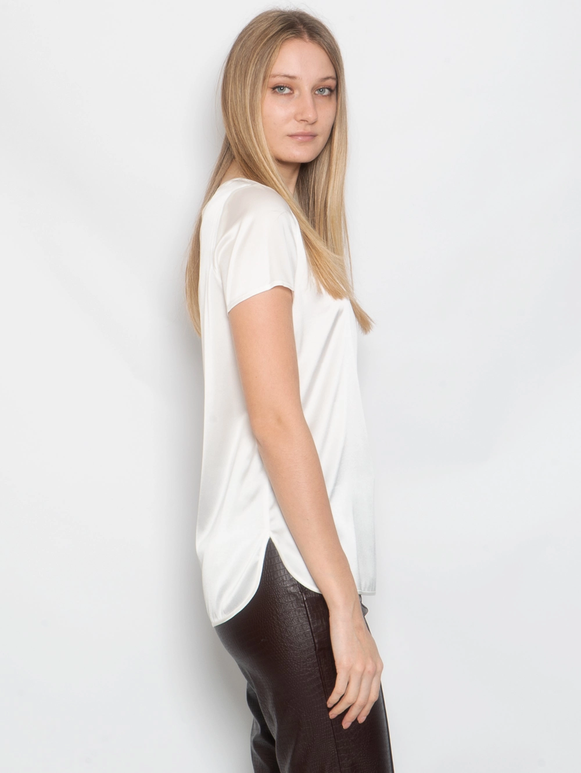 Blouse in White Stretch Silk